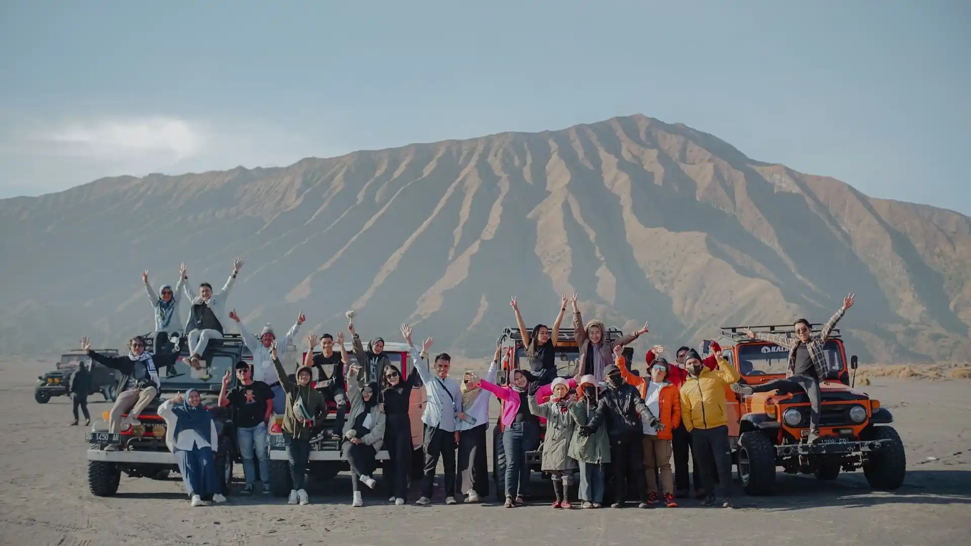 Jeep Wisata Gunung Bromo Sunrise Pagi Hari