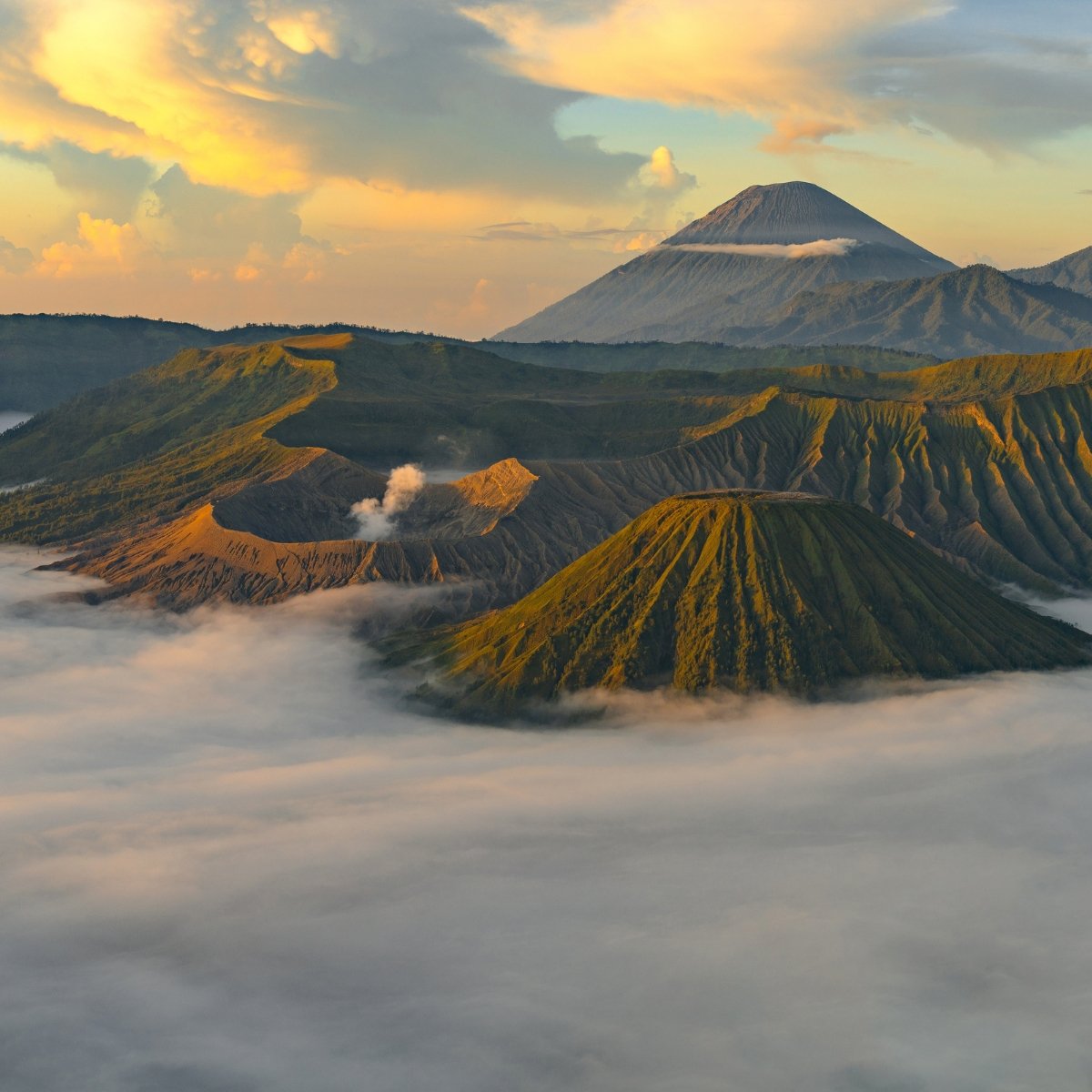 Keindahan Sunrise Paket Wisata Bromo Kalina Jaya Grup